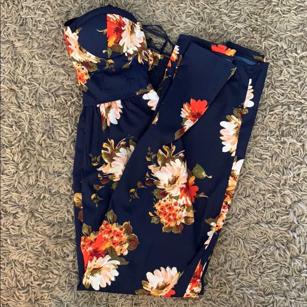 Jumpsuit - Picture 3 of 4